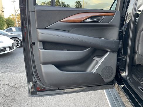 Used 2015 Cadillac Escalade ESV Premium image 50