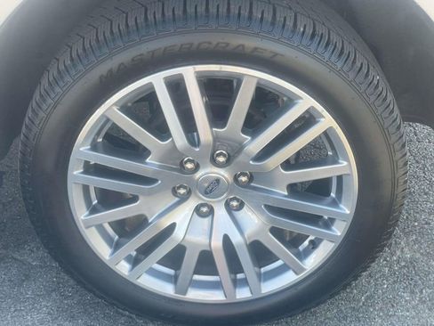 Used 2024 Ford Expedition Limited RWD image 9