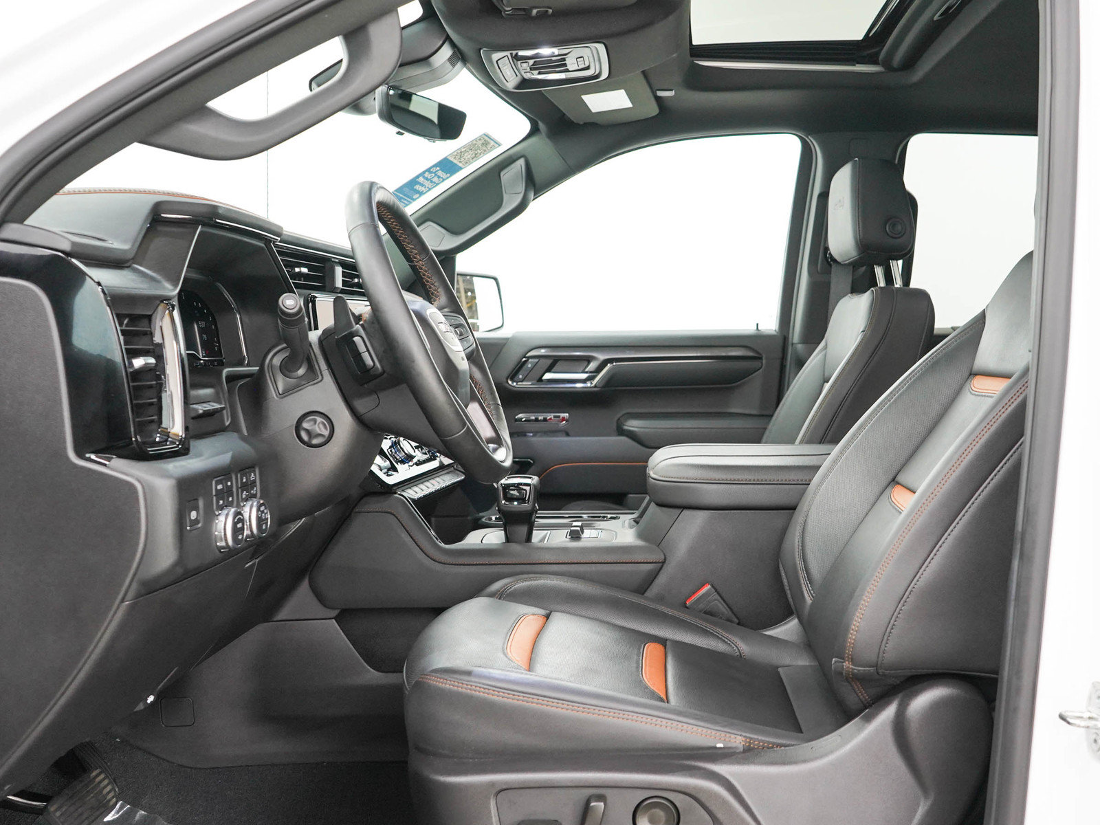Used 2024 GMC Sierra 1500 AT4 w/ Technology Package AWD/4WD image 24