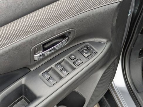 Used 2019 Mitsubishi Outlander SEL image 11