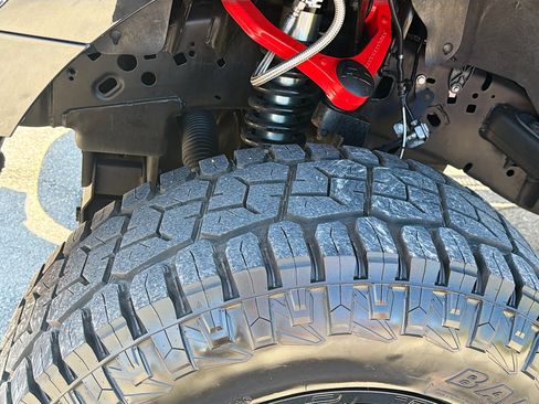 Used 2023 Ford F150 Lariat image 42