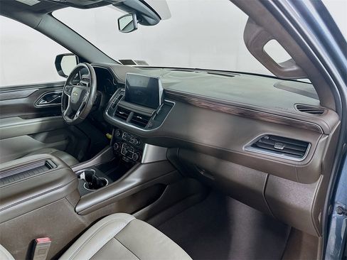 Used 2021 Chevrolet Suburban LT image 31