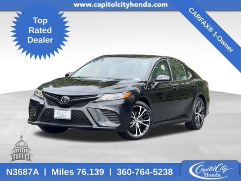 Used 2019 Toyota Camry SE w/ Carpet Mat Package FWD image 1