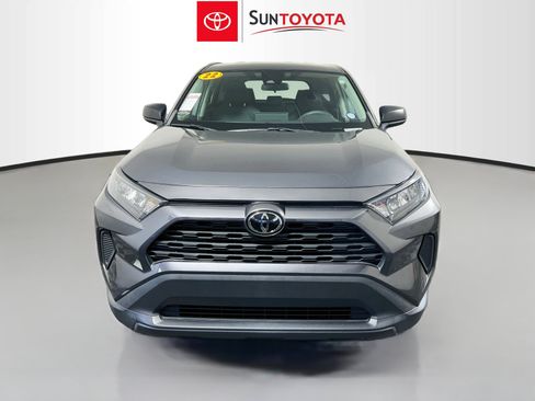 Used 2022 Toyota RAV4 LE FWD image 10