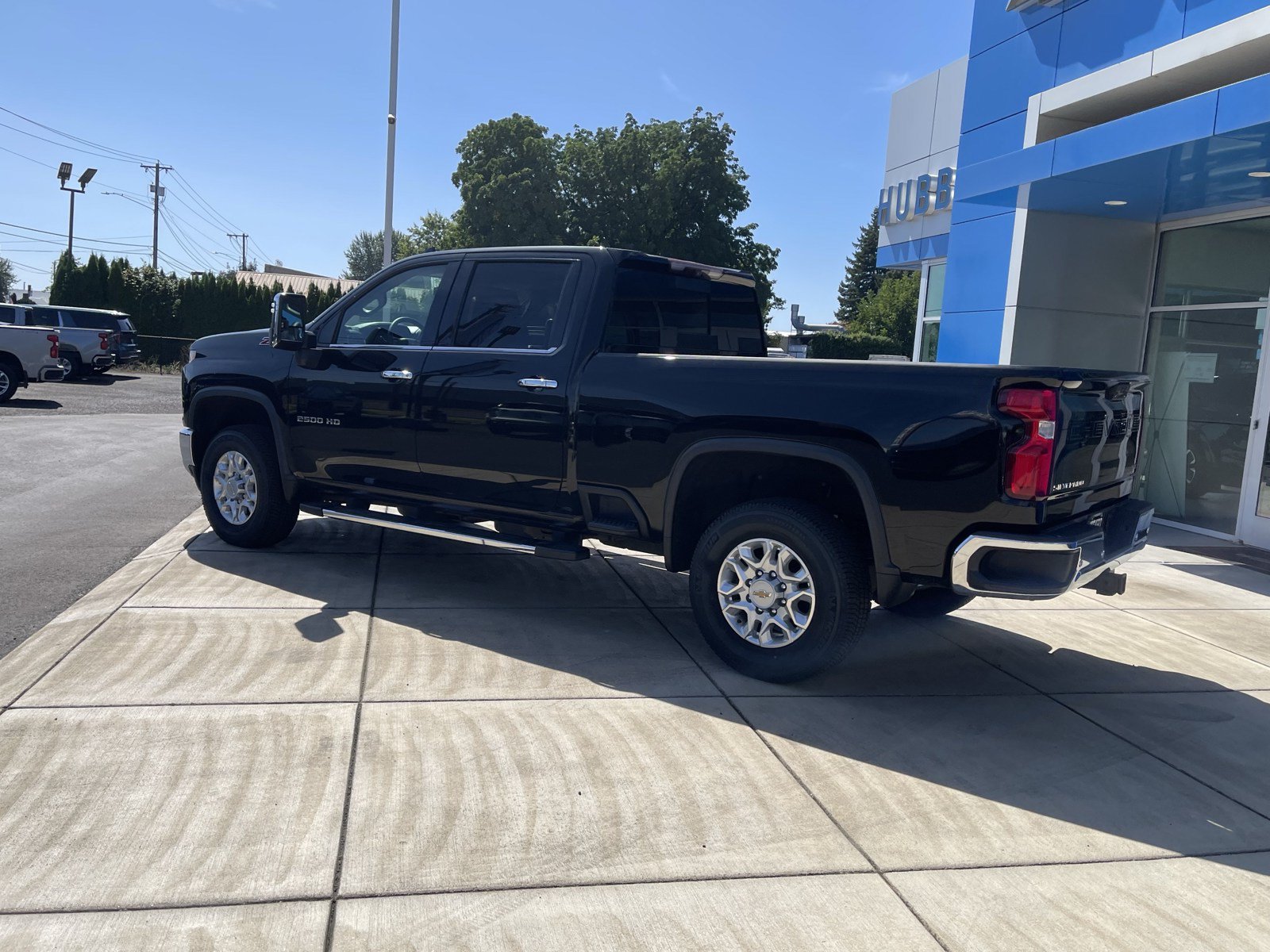 Used 2020 Chevrolet Silverado 2500 LTZ w/ LTZ Plus Package AWD/4WD image 3
