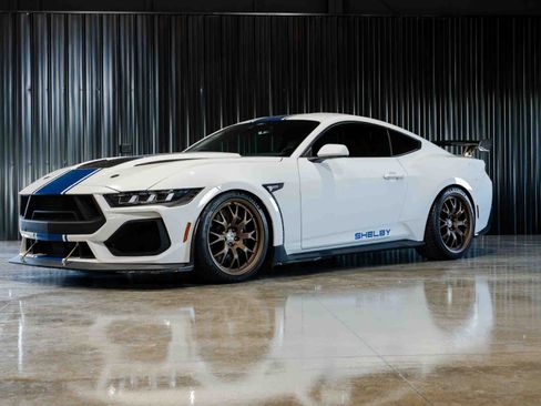 Used 2024 Ford Mustang GT Premium w/ GT Performance Package RWD image 2