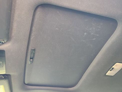 Used 2020 Toyota Corolla SE w/ SE Premium Package image 19