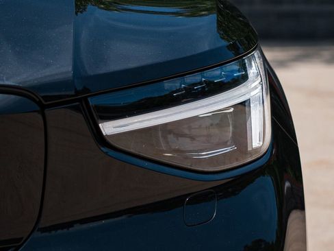 Certified 2023 Volvo C40 P8 Recharge Ultimate AWD/4WD image 3