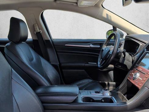 Used 2020 Ford Fusion Titanium FWD image 23