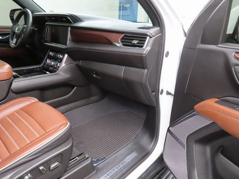Used 2024 GMC Yukon XL Denali Ultimate image 36