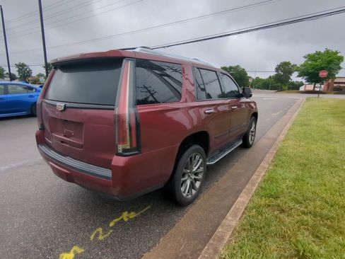 Used 2020 Cadillac Escalade Luxury w/ Escalade Sport Edition AWD/4WD image 3