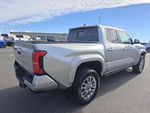 Used 2025 Toyota Tacoma Limited image 3