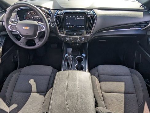 Used 2023 Chevrolet Traverse LT image 12
