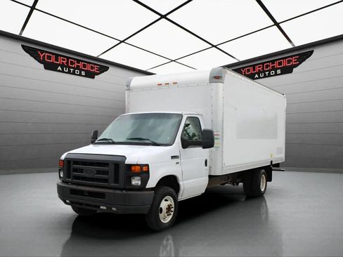 Used 2014 Ford E-350 and Econoline 350 Super Duty image 1