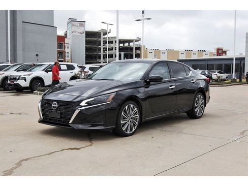 Used 2023 Nissan Altima 2.5 SL image 2