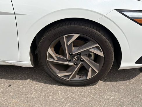 Certified 2025 Hyundai Elantra Sport FWD image 12
