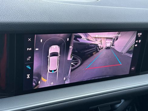 Used 2025 Porsche Cayenne image 22