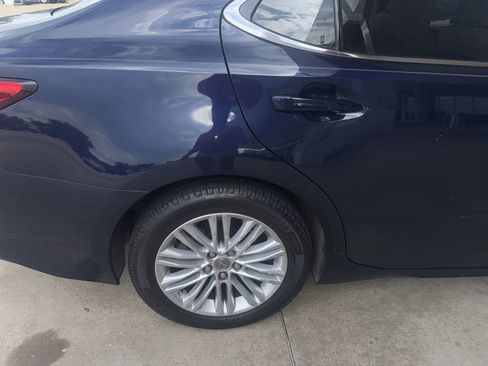 Used 2014 Lexus ES 350 w/ Luxury Package FWD image 14