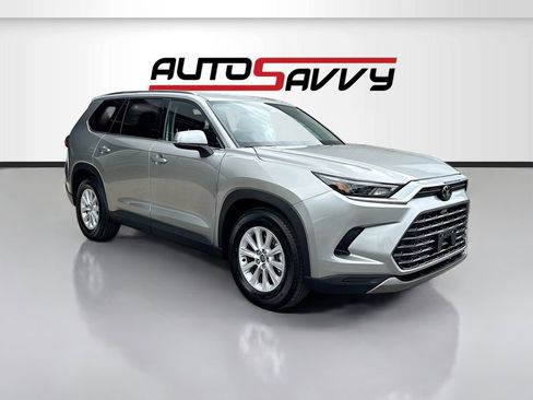 Used 2024 Toyota Grand Highlander XLE FWD image 1