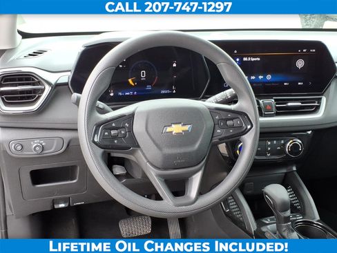 Used 2025 Chevrolet TrailBlazer LT AWD/4WD image 15
