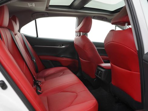 Used 2022 Toyota Camry XSE FWD image 12