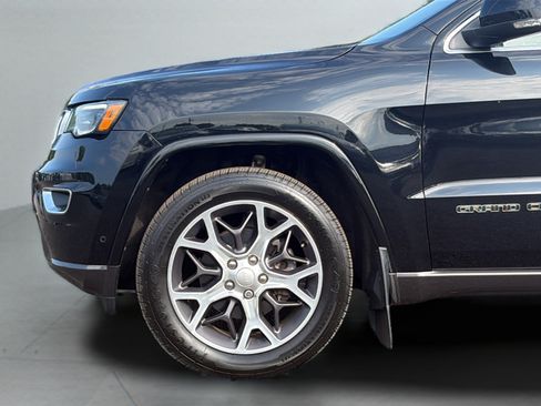 Used 2018 Jeep Grand Cherokee Limited AWD/4WD image 27