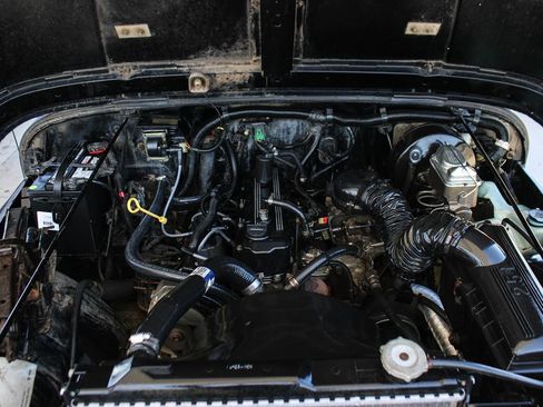 Used 1990 Jeep Wrangler S image 11