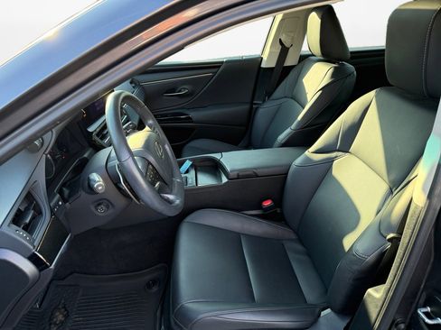 Used 2023 Lexus ES 350 Ultra Luxury w/ Premium Package image 11