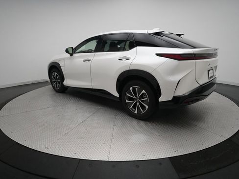 Used 2025 Lexus RZ 300e image 12