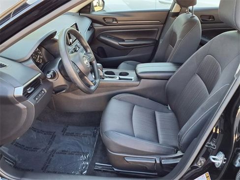 Used 2024 Nissan Altima 2.5 S image 13
