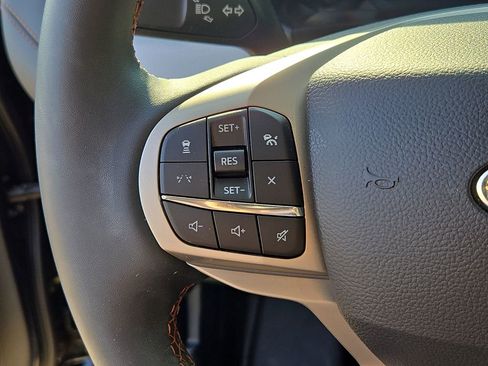 Used 2026 Ford Explorer Active AWD/4WD image 21