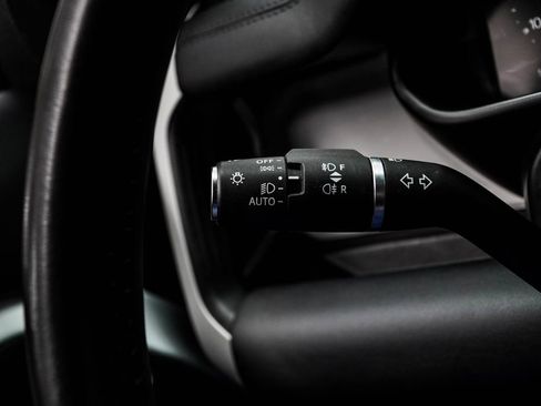 Used 2025 Land Rover Defender 110 S image 36