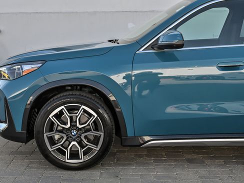 Used 2025 BMW X1 xDrive28i AWD/4WD image 11