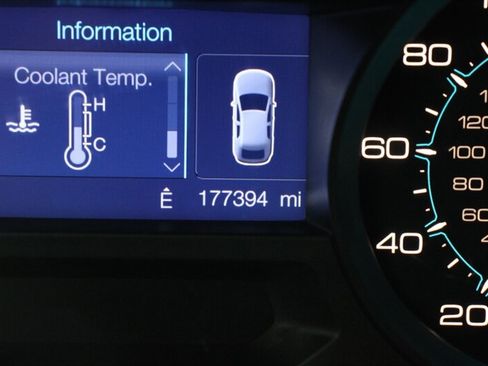 Used 2014 Ford Explorer XLT image 7