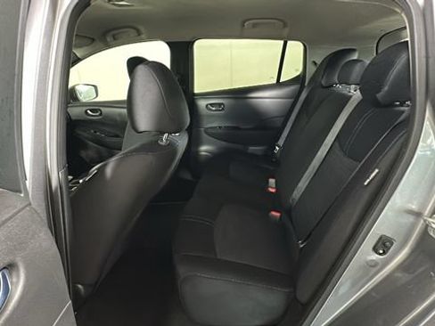 Used 2022 Nissan Leaf SV w/ SV Technology Package FWD image 26