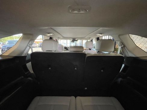 Used 2023 Kia Sorento S w/ Panoramic Sunroof Package FWD image 10