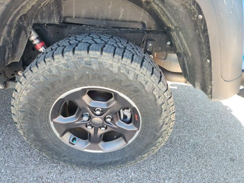 Used 2022 Jeep Gladiator Rubicon AWD/4WD image 6