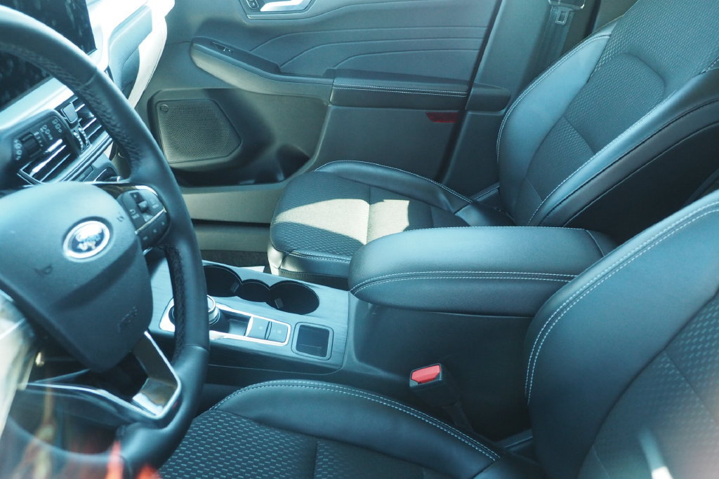 Used 2025 Ford Escape SE FWD image 5