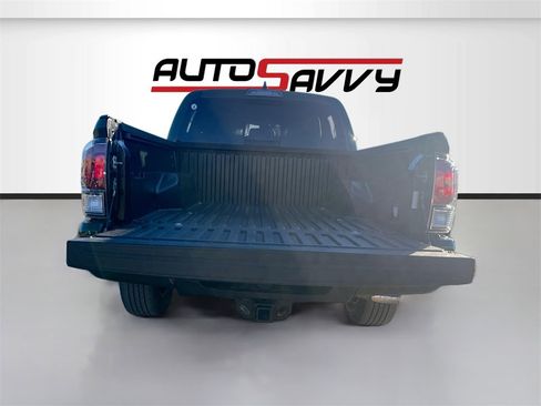Used 2022 Toyota Tacoma Limited image 27