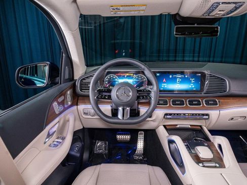 New 2026 Mercedes-Benz GLS 580 4MATIC image 15