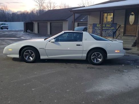Used 1991 Pontiac Firebird Coupe RWD image 3