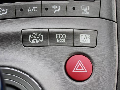 Used 2015 Toyota Prius Prime Advanced image 22