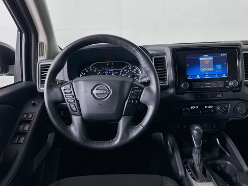 Used 2024 Nissan Frontier SV w/ SV Convenience Package image 17