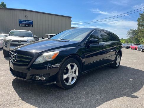 Used 2011 Mercedes-Benz R 350 4MATIC image 2