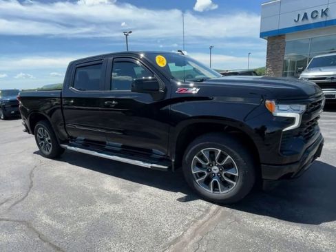 Used 2022 Chevrolet Silverado 1500 RST AWD/4WD image 2