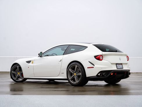 Used 2014 Ferrari FF image 12