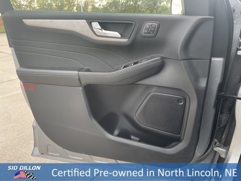 Used 2022 Ford Escape SEL w/ Technology Package image 16