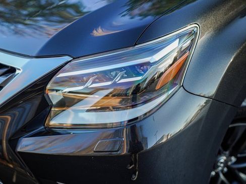 Used 2022 Lexus GX 460 Premium image 3