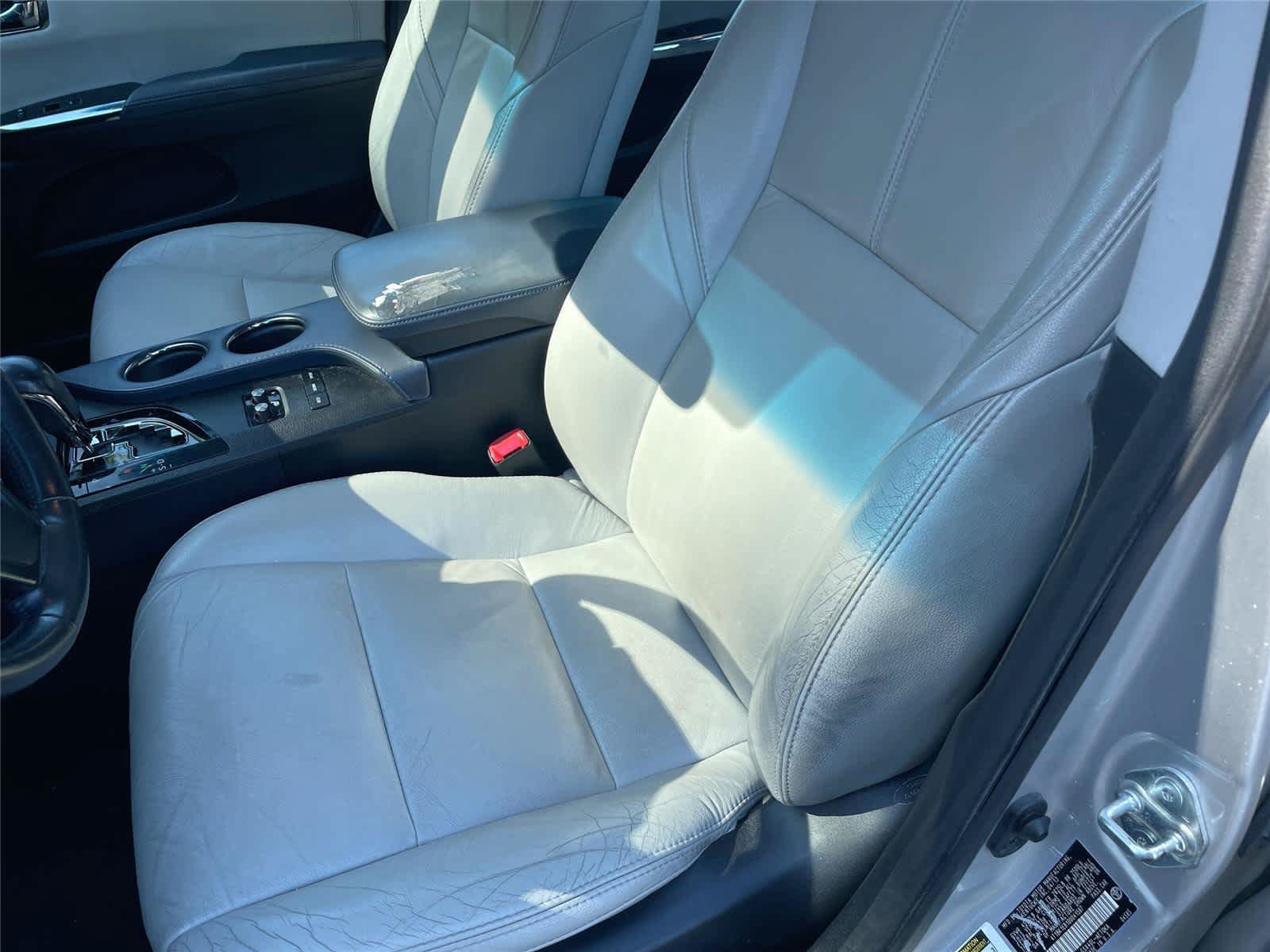 Used 2013 Toyota Avalon XLE Touring FWD image 9
