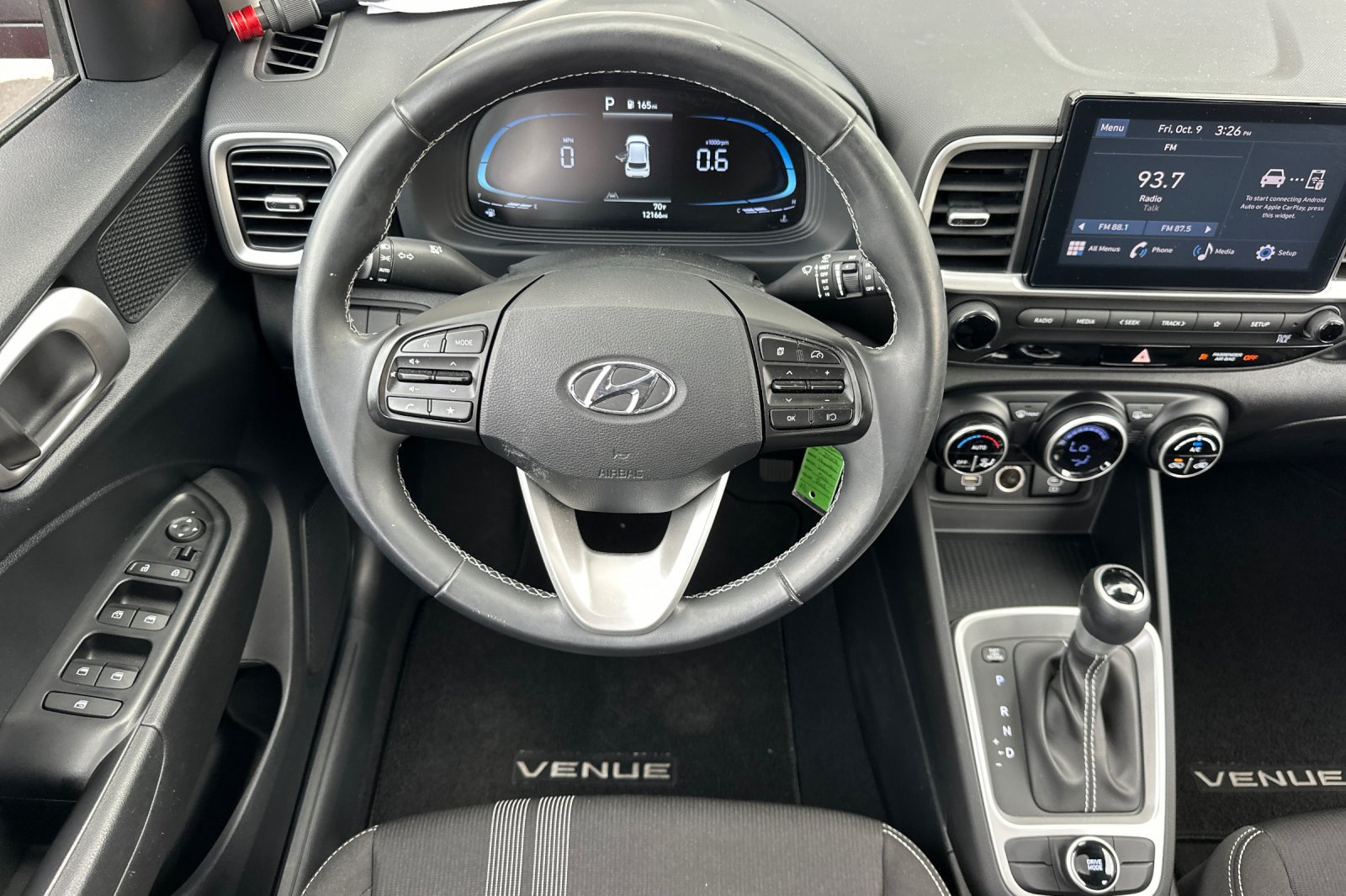 Used 2023 Hyundai Venue SEL FWD image 14